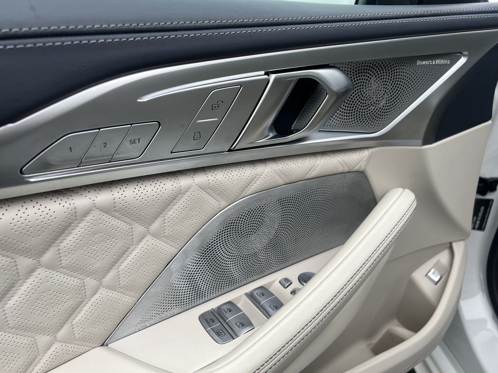 BMW M8 2022
