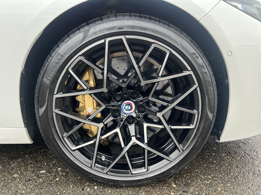 BMW M8 2022