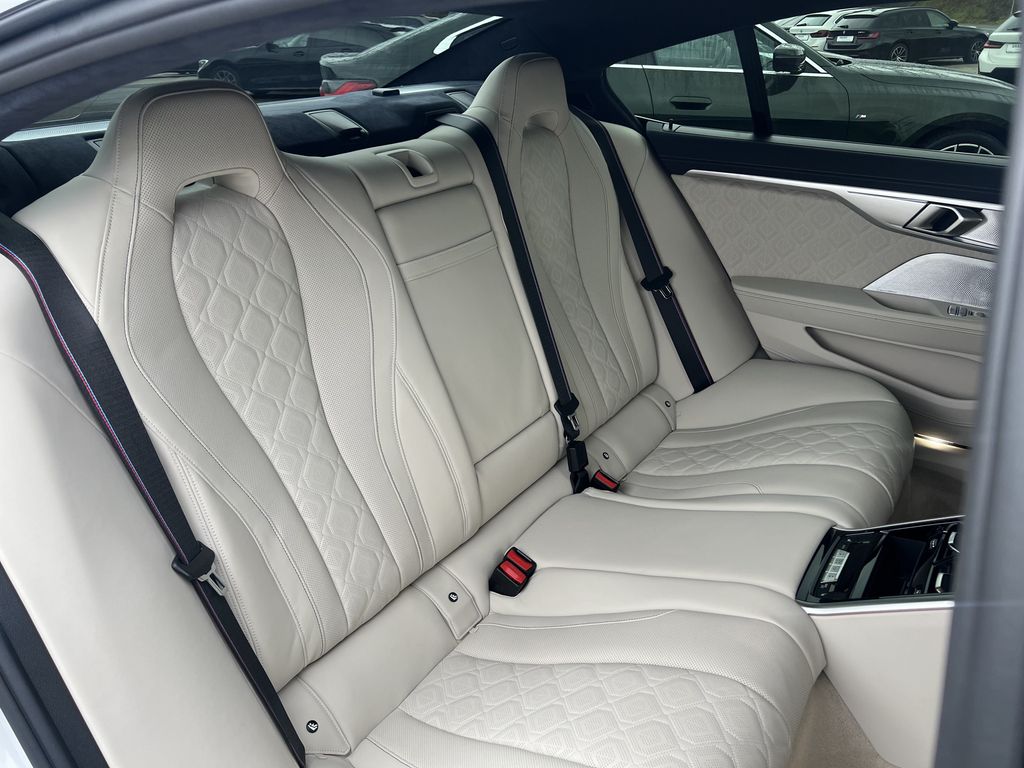 BMW M8 2022