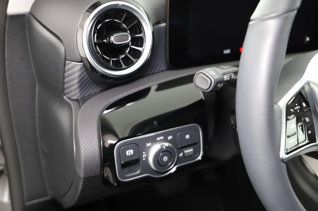 Mercedes-Benz A 200 2024