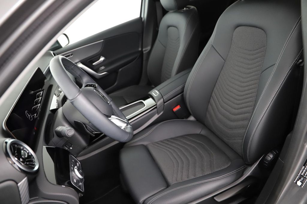 Mercedes-Benz A 200 2024