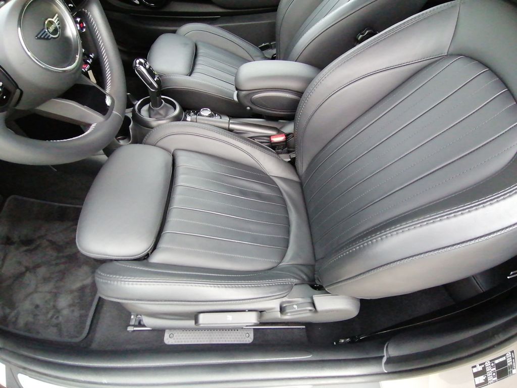 MINI Cooper Cabrio 2023