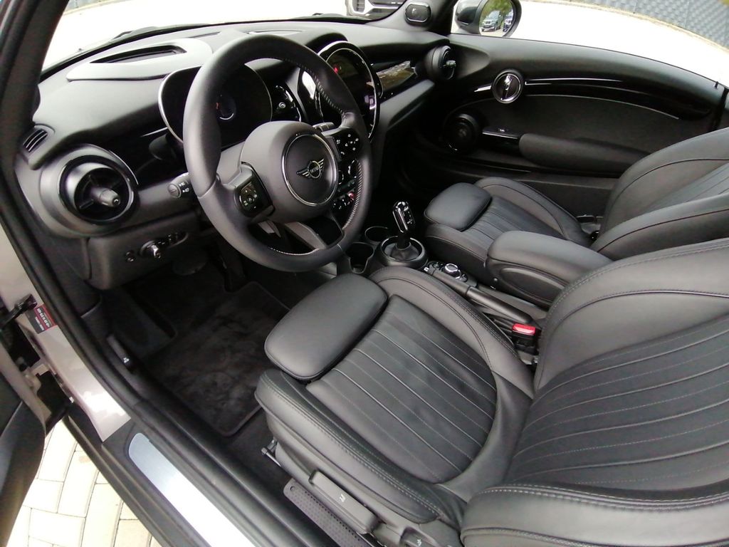 MINI Cooper Cabrio 2023