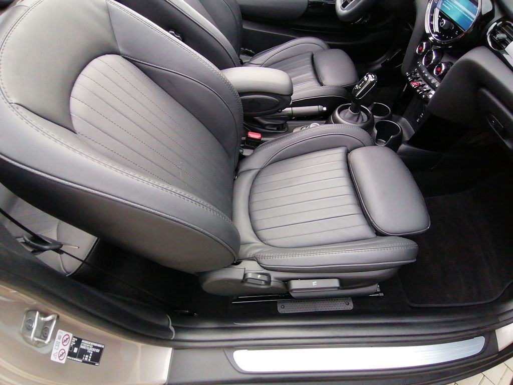 MINI Cooper Cabrio 2023