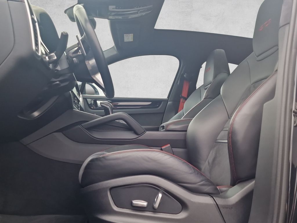 Porsche Cayenne 2021