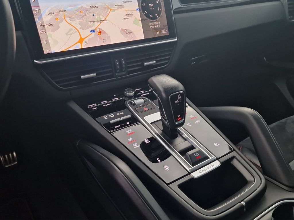 Porsche Cayenne 2021
