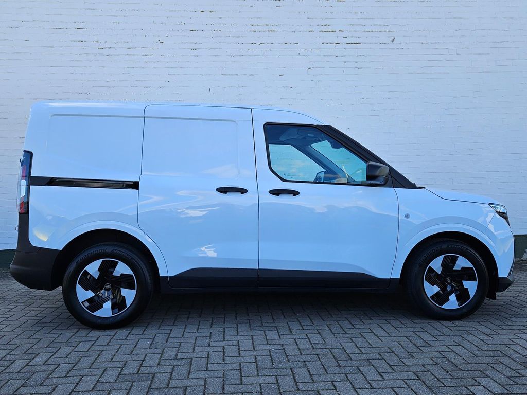 Ford Transit Courier 2025