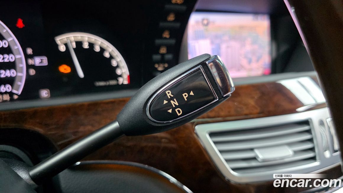 Mercedes-Benz S-Class 2008