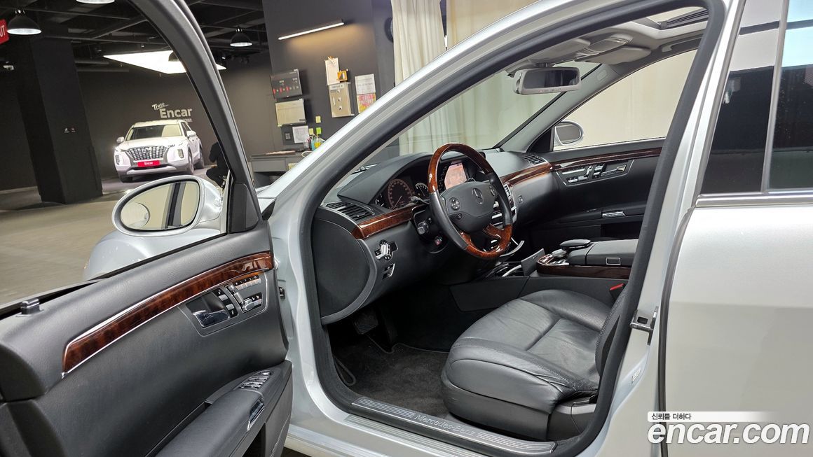 Mercedes-Benz S-Class 2008