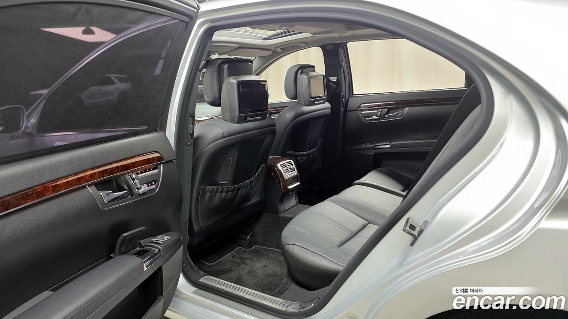 Mercedes-Benz S-Class 2008