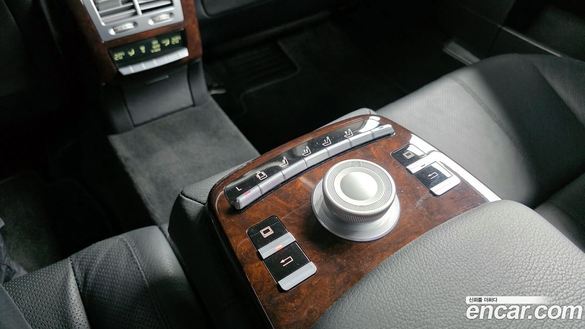 Mercedes-Benz S-Class 2008