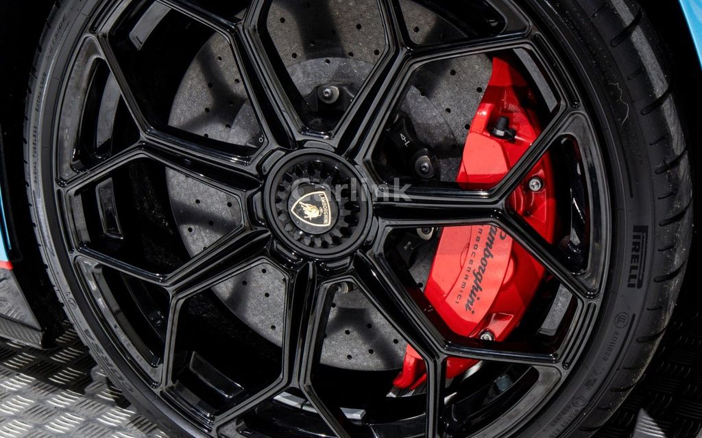 Lamborghini Aventador 2024