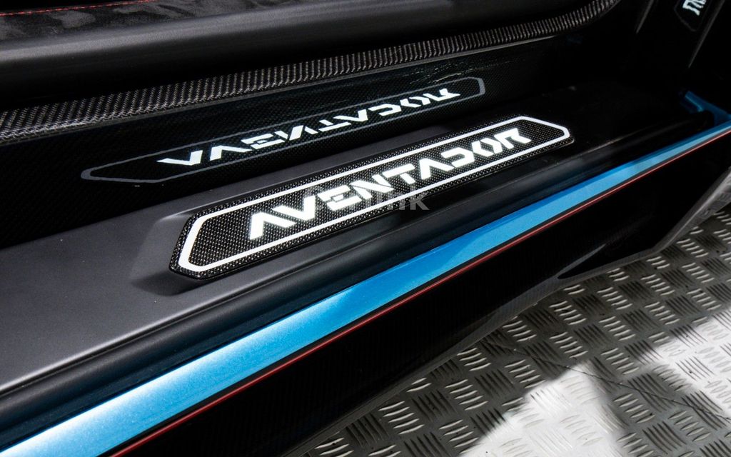 Lamborghini Aventador 2024