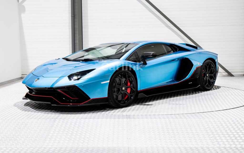 Lamborghini Aventador 2024