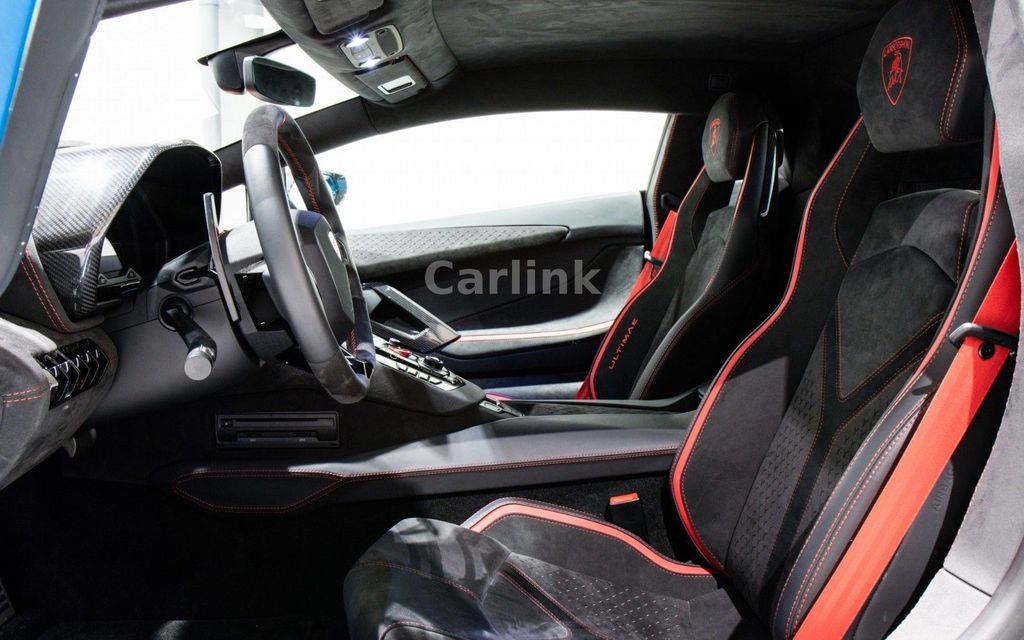 Lamborghini Aventador 2024