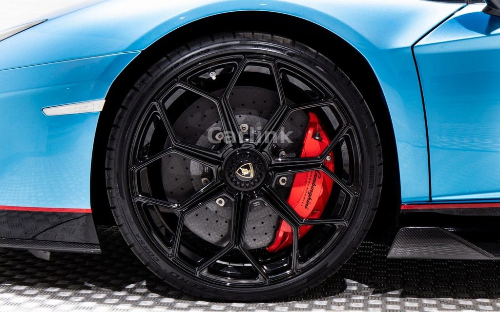 Lamborghini Aventador 2024