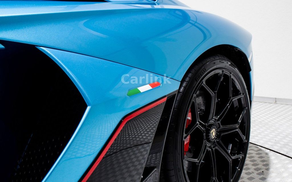 Lamborghini Aventador 2024