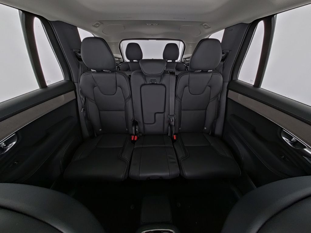 Volvo XC90 2025