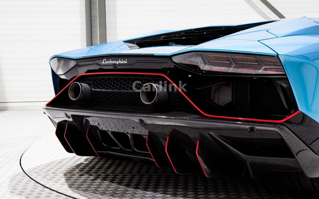 Lamborghini Aventador 2024