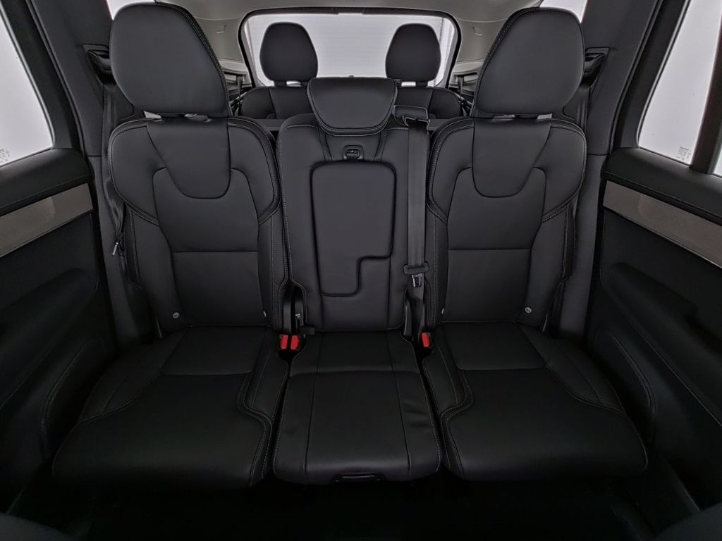 Volvo XC90 2025