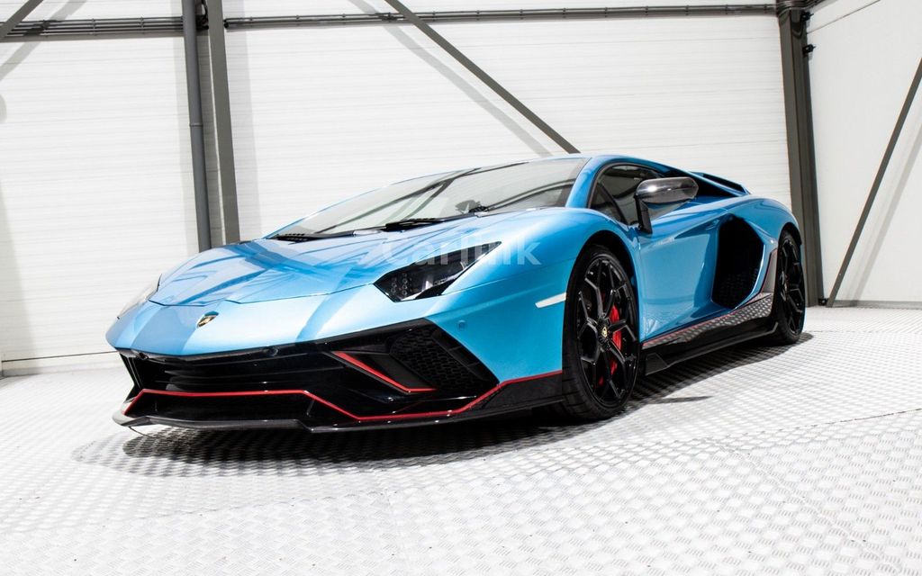 Lamborghini Aventador 2024