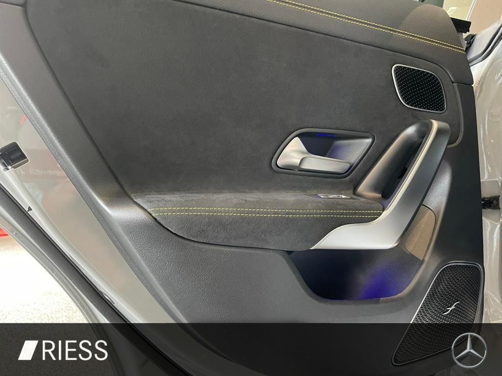 Mercedes-Benz CLA 45 AMG 2025