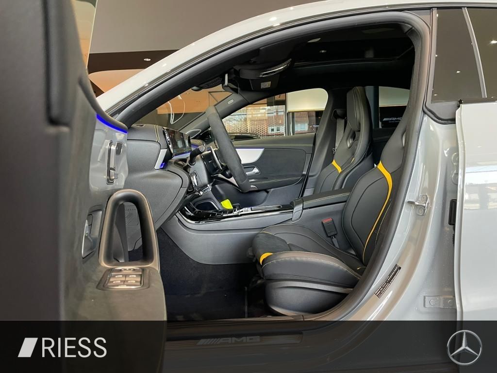 Mercedes-Benz CLA 45 AMG 2025