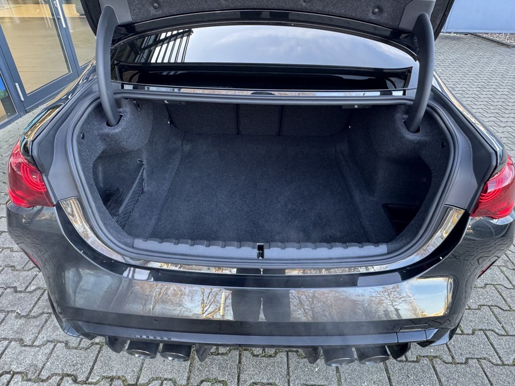 BMW M4 2025