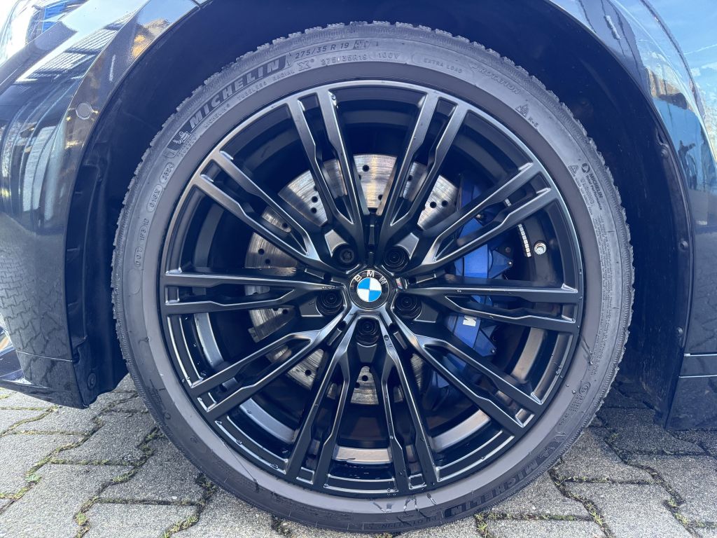 BMW M4 2025