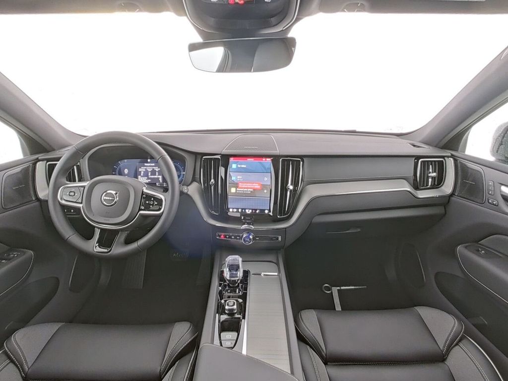 Volvo XC60 2025