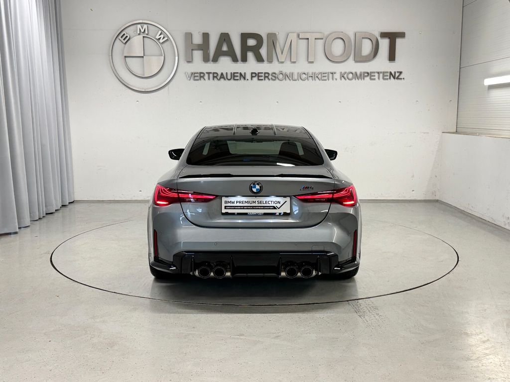 BMW M4 2025