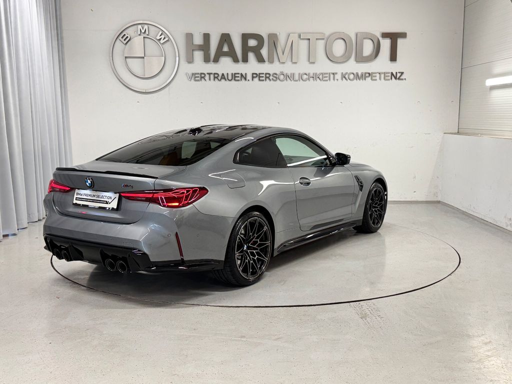BMW M4 2025