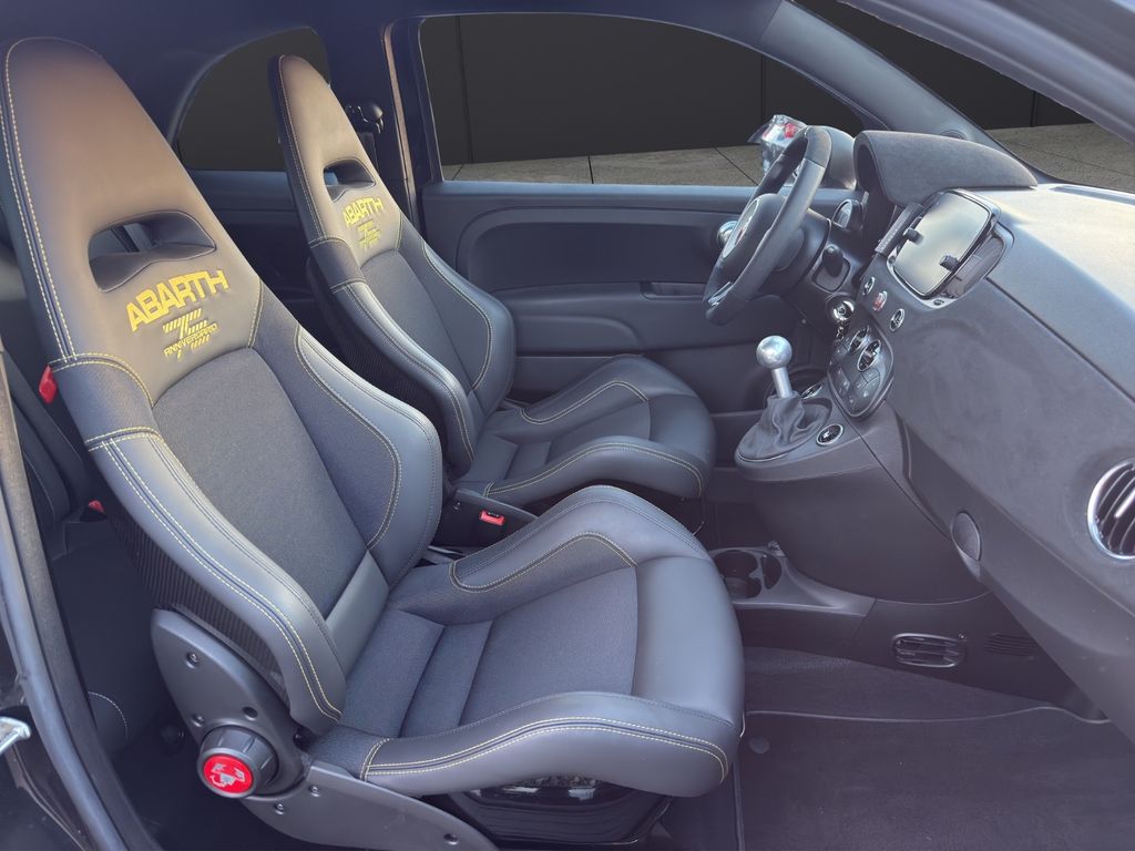 Abarth 695 2024