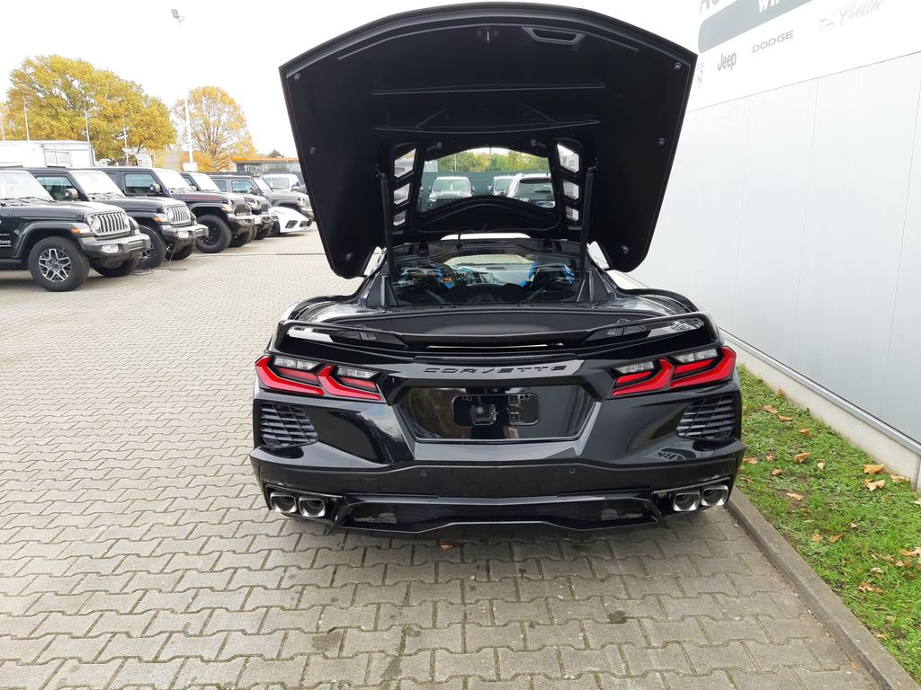 Corvette C8 2025