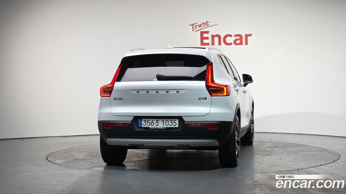 Volvo XC40 2021