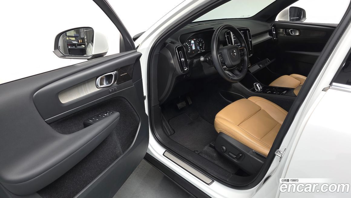 Volvo XC40 2021