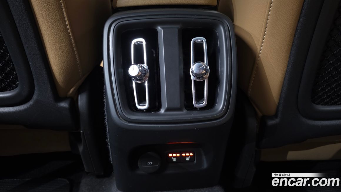 Volvo XC40 2021