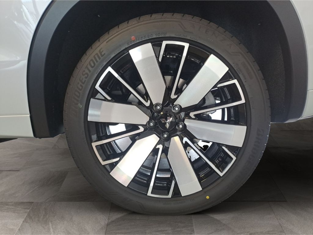 Mitsubishi Plug-in Hybrid Outlander