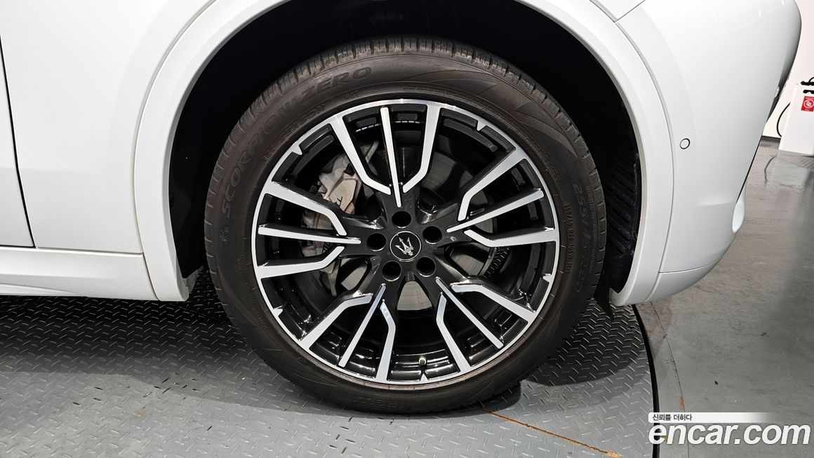 Maserati Grecale 2023