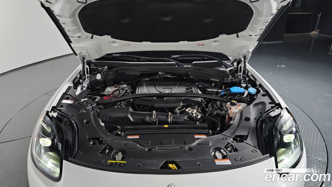 Maserati Grecale 2023