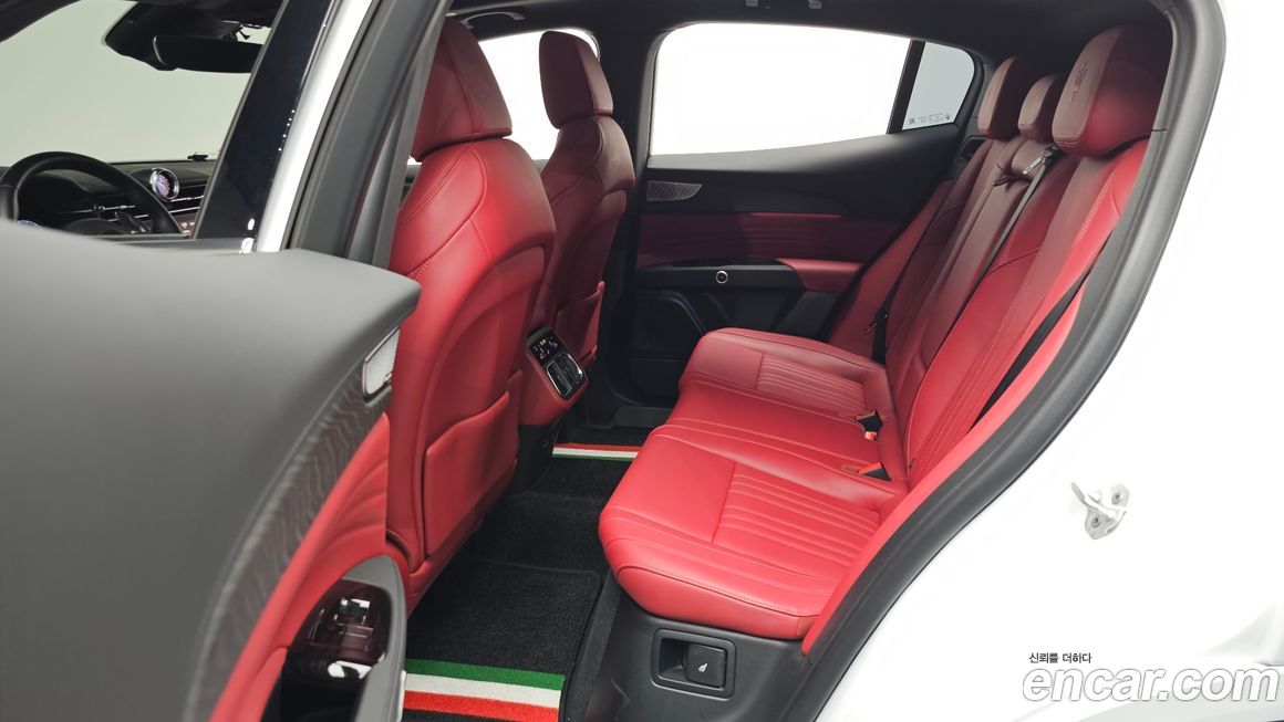 Maserati Grecale 2023