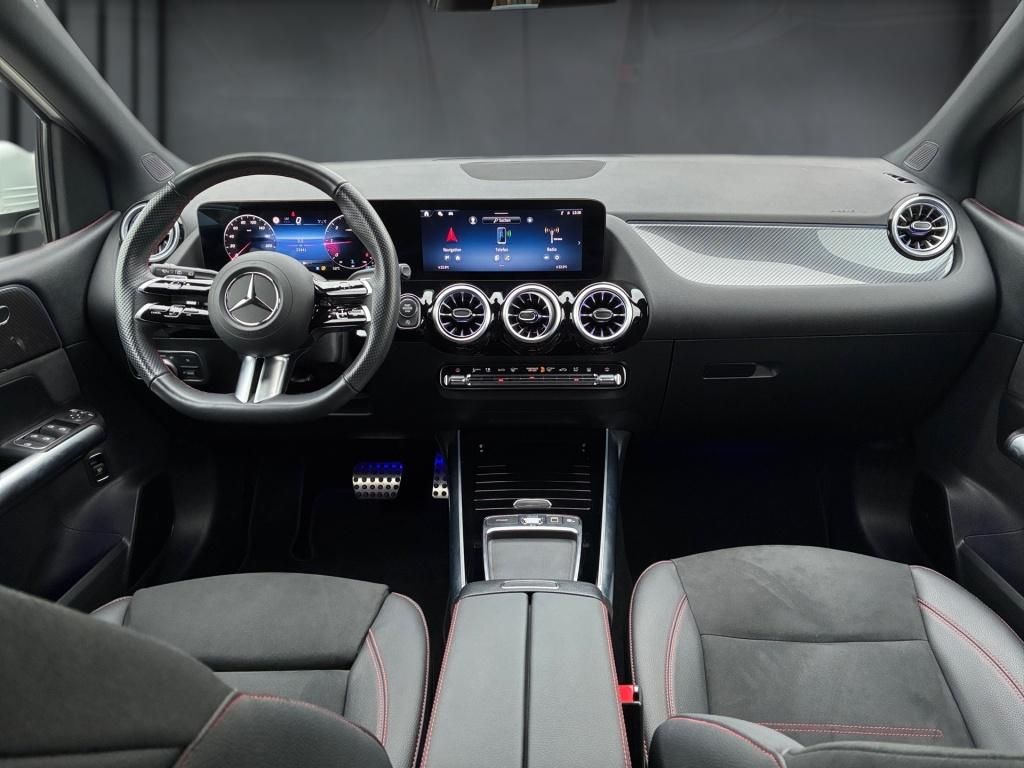 Mercedes-Benz B 220 2024