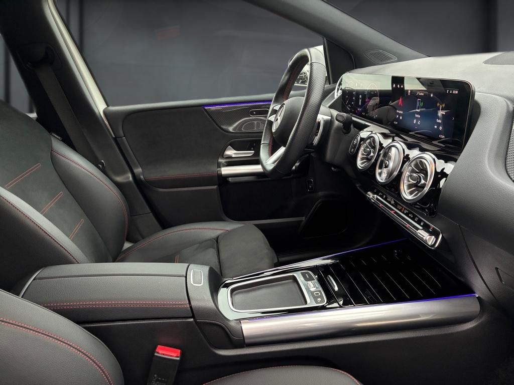 Mercedes-Benz B 220 2024