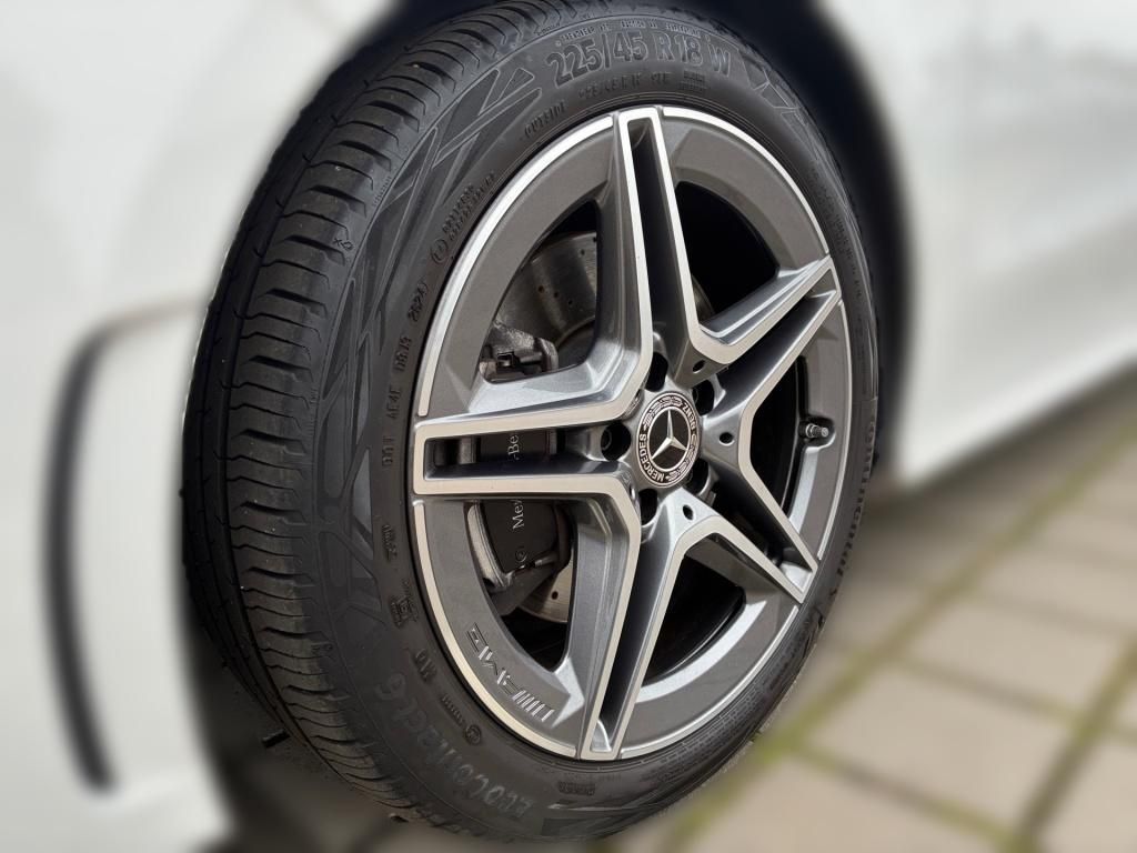 Mercedes-Benz B 220 2024