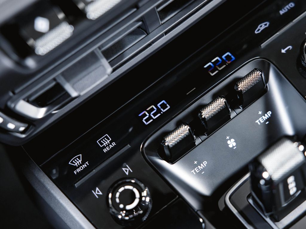 Porsche 992 2024