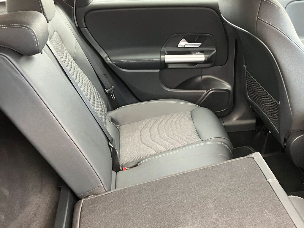 Mercedes-Benz B 200 2024