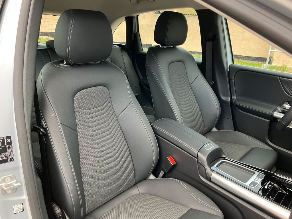 Mercedes-Benz B 200 2024