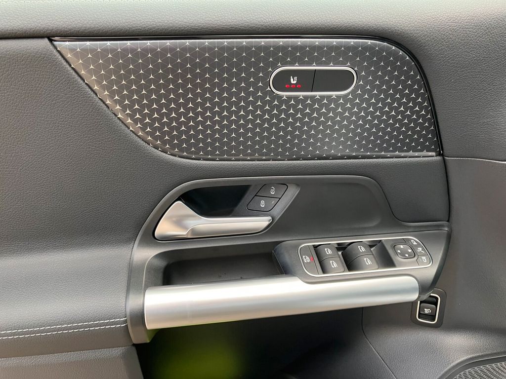 Mercedes-Benz B 200 2024