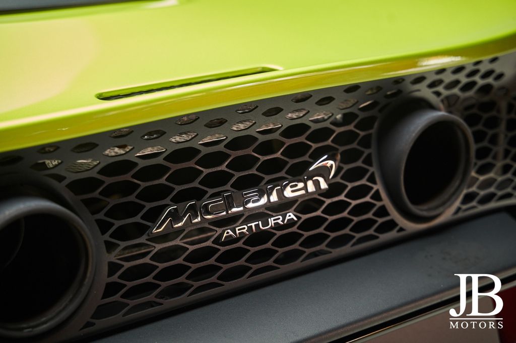 McLaren Artura 2023