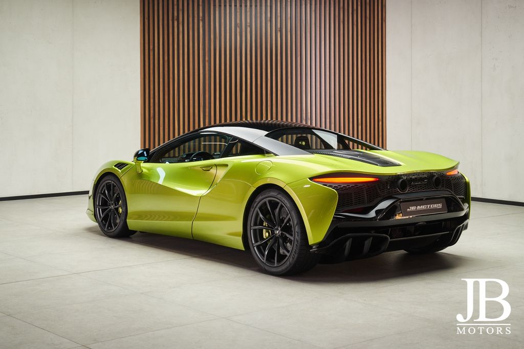 McLaren Artura 2023